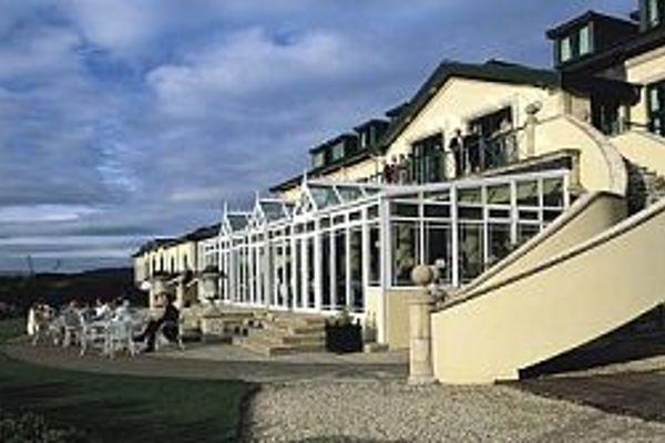 Hotel The Vale Resort (Cardiff)